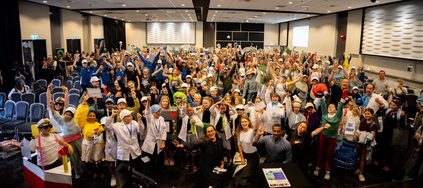 54922287888 ade7c49ead k