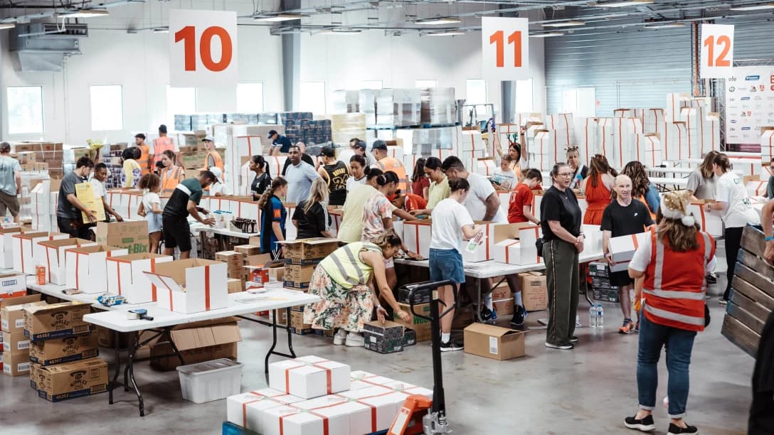 CB25 PackingDay Friday FamilyPackingNight 26 lowres