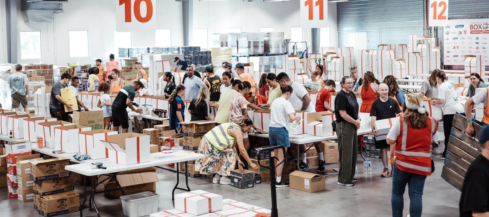 CB25 PackingDay Friday FamilyPackingNight 26 lowres