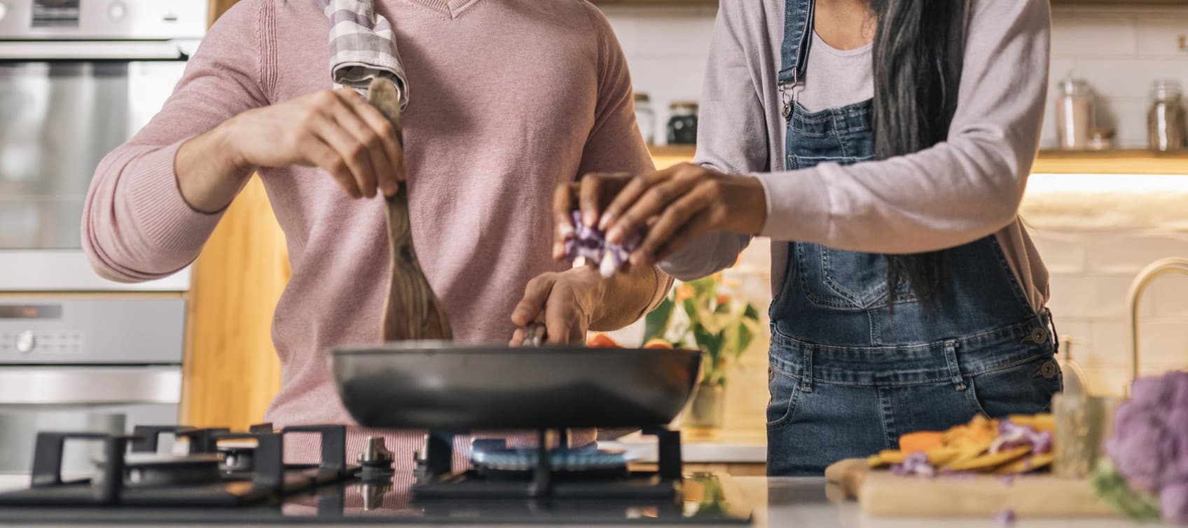iStock cooking wit gas