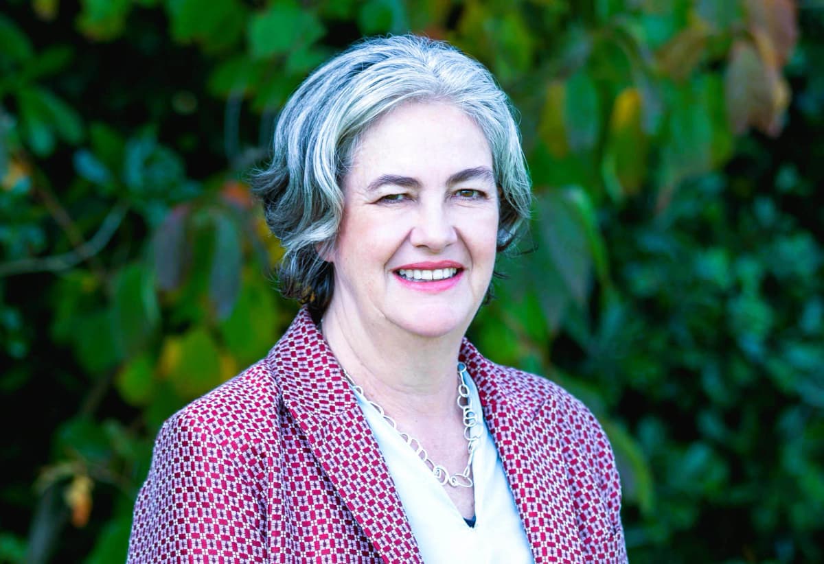 Lucy Riddiford photo for website Headshot updated copy