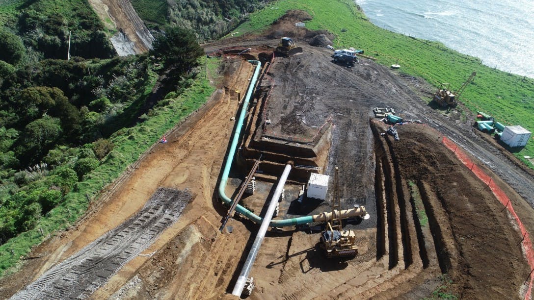 Pipeline realignment crossover between Maui and Kapuni lines